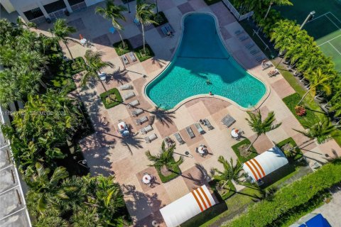 Снять в аренду кондоминиум в Санни-Айлс-Бич, Флорида 2 спальни, 139.82м2, № 2005098 - фото 29