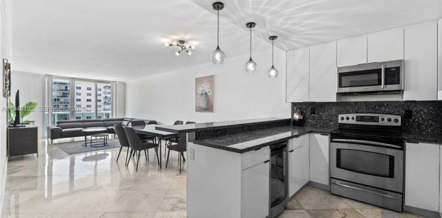 Кондоминиум с 2 спальнями в Санни-Айлс-Бич, Флорида № 2005098