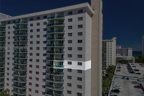 Снять в аренду кондоминиум в Санни-Айлс-Бич, Флорида 2 спальни, 139.82м2, № 2005098 - фото 28