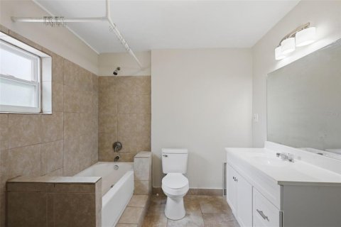 Casa en venta en Daytona Beach, Florida, 4 dormitorios, 139.35 m2 № 2155700 - foto 23
