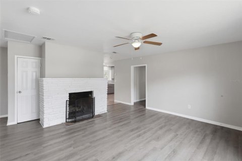 Casa en venta en Daytona Beach, Florida, 4 dormitorios, 139.35 m2 № 2155700 - foto 5