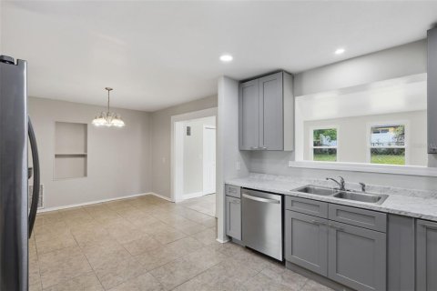 Casa en venta en Daytona Beach, Florida, 4 dormitorios, 139.35 m2 № 2155700 - foto 12