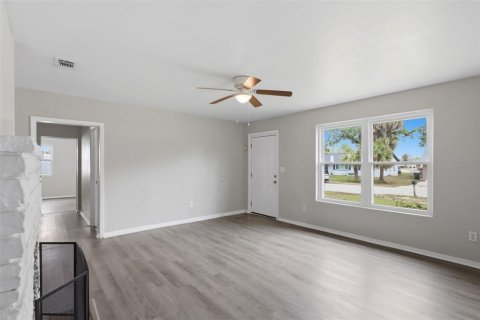 Casa en venta en Daytona Beach, Florida, 4 dormitorios, 139.35 m2 № 2155700 - foto 6