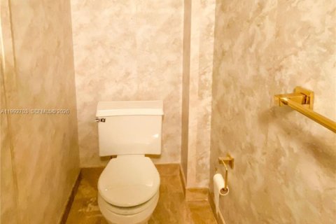 Condo in Bay Harbor Islands, Florida, 1 bedroom  № 2055791 - photo 20