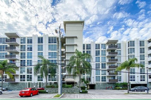 Condo in Bay Harbor Islands, Florida, 1 bedroom  № 2055791 - photo 23