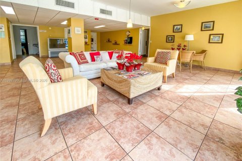 Condo in Bay Harbor Islands, Florida, 1 bedroom  № 2055791 - photo 28