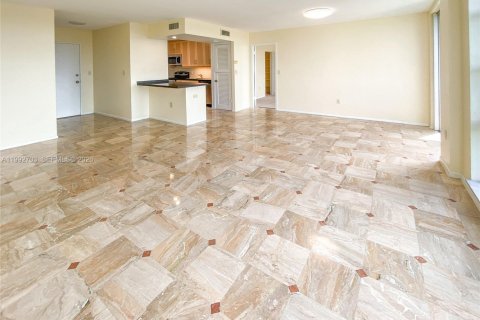 Condo in Bay Harbor Islands, Florida, 1 bedroom  № 2055791 - photo 2