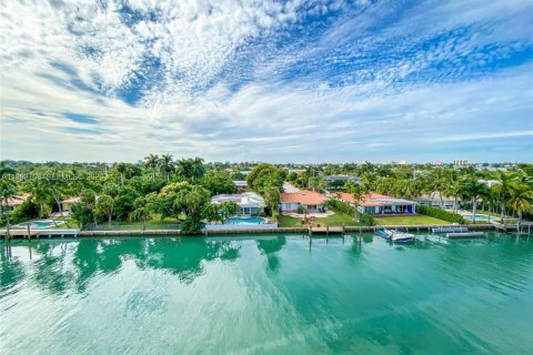 Condo in Bay Harbor Islands, Florida, 1 bedroom  № 2055791 - photo 29