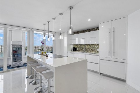 Copropriété à vendre à Boca Raton, Floride: 2 chambres, 125.51 m2 № 2176409 - photo 12