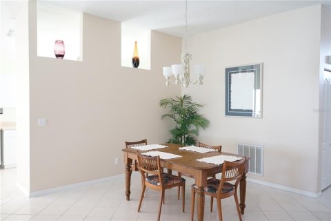 Condo in Sun City Center, Florida, 2 bedrooms  № 1751284 - photo 6