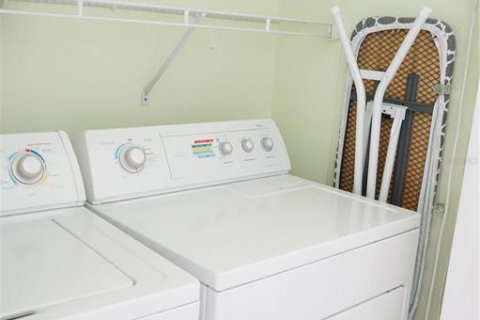 Condo in Sun City Center, Florida, 2 bedrooms  № 1751284 - photo 18