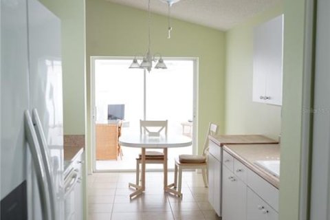 Condo in Sun City Center, Florida, 2 bedrooms  № 1751284 - photo 16