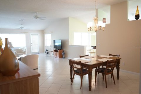 Condo in Sun City Center, Florida, 2 bedrooms  № 1751284 - photo 5