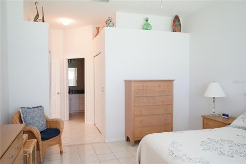 Condo in Sun City Center, Florida, 2 bedrooms  № 1751284 - photo 23