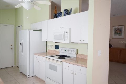 Condo in Sun City Center, Florida, 2 bedrooms  № 1751284 - photo 14