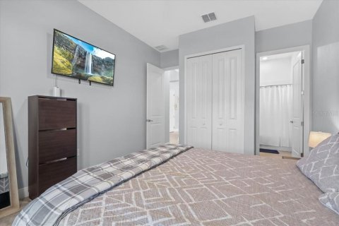 House in Winter Garden, Florida 4 bedrooms, 272.67 sq.m. № 2157509 - photo 10