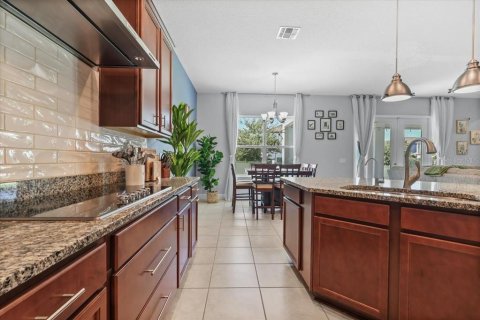 House in Winter Garden, Florida 4 bedrooms, 272.67 sq.m. № 2157509 - photo 25
