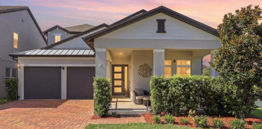 House in Winter Garden, Florida 4 bedrooms, 272.67 sq.m. № 2157509