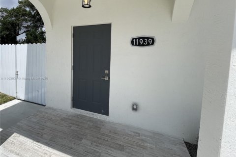 Townhouse in Miami, Florida 3 bedrooms, 167.22 sq.m. № 1953524 - photo 15