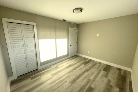 Townhouse in Miami, Florida 3 bedrooms, 167.22 sq.m. № 1953524 - photo 13