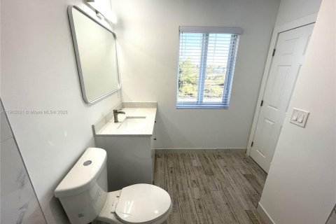 Townhouse in Miami, Florida 3 bedrooms, 167.22 sq.m. № 1953524 - photo 7