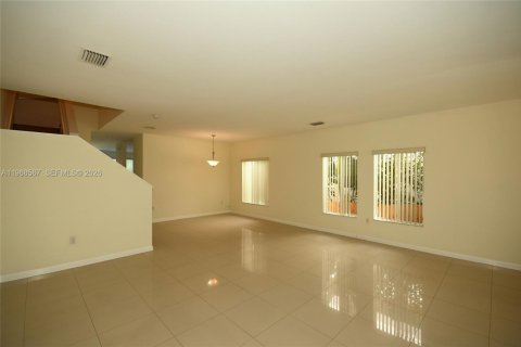 Adosado en alquiler en Miami, Florida, 3 dormitorios, 204.38 m2 № 2031691 - foto 30
