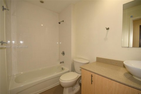 Adosado en alquiler en Miami, Florida, 3 dormitorios, 204.38 m2 № 2031691 - foto 14