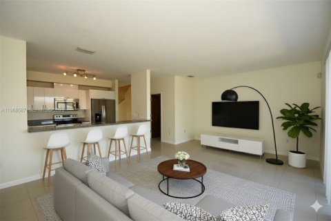 Adosado en alquiler en Miami, Florida, 3 dormitorios, 204.38 m2 № 2031691 - foto 7