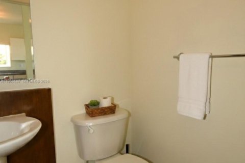 Adosado en alquiler en Miami, Florida, 3 dormitorios, 204.38 m2 № 2031691 - foto 25