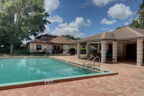 Townhouse in Orlando, Florida 2 bedrooms, 100.98 sq.m. № 2097947 - photo 16