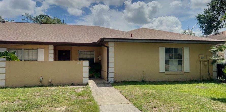 Townhouse in Orlando, Florida 2 bedrooms, 100.98 sq.m. № 2097947