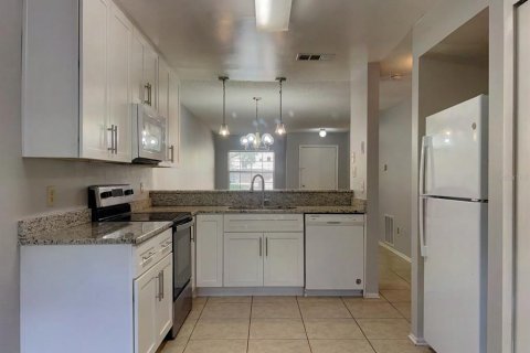 Townhouse in Orlando, Florida 2 bedrooms, 100.98 sq.m. № 2097947 - photo 5