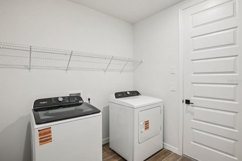 Casa en venta en Zephyrhills, Florida, 4 dormitorios, 230.96 m2 № 2383746 - foto 14