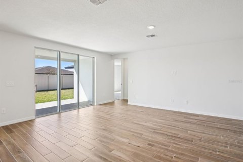 Casa en venta en Zephyrhills, Florida, 4 dormitorios, 230.96 m2 № 2383746 - foto 5