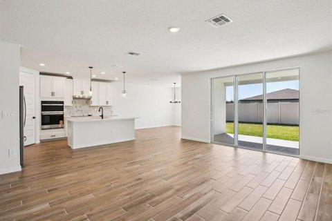 Casa en venta en Zephyrhills, Florida, 4 dormitorios, 230.96 m2 № 2383746 - foto 2