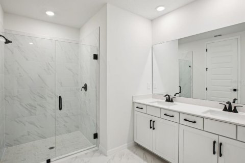 Casa en venta en Zephyrhills, Florida, 4 dormitorios, 230.96 m2 № 2383746 - foto 10