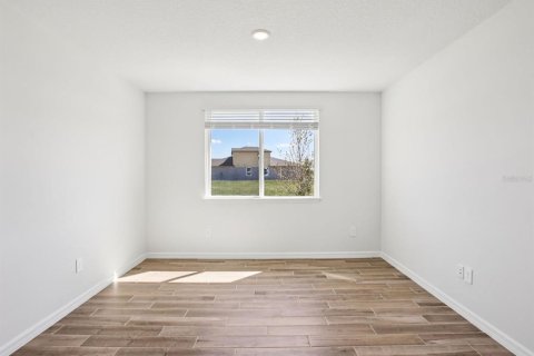 Casa en venta en Zephyrhills, Florida, 4 dormitorios, 230.96 m2 № 2383746 - foto 7