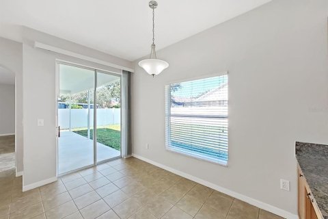 House in Gibsonton, Florida 6 bedrooms, 286.14 sq.m. № 2423682 - photo 17