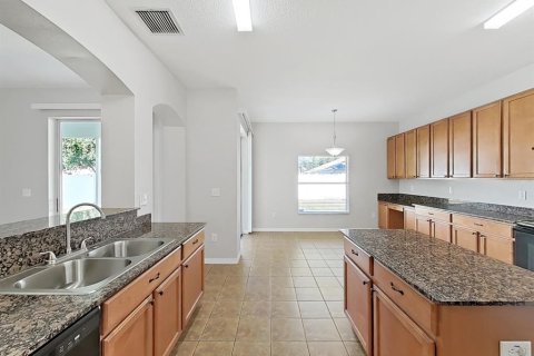 House in Gibsonton, Florida 6 bedrooms, 286.14 sq.m. № 2423682 - photo 11