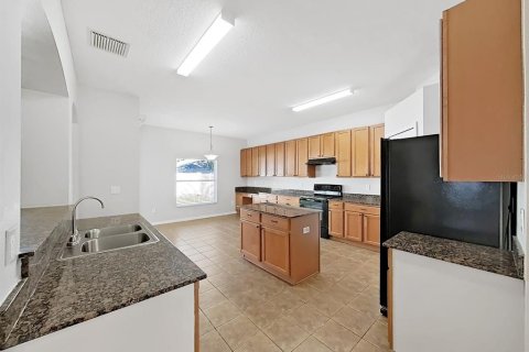 House in Gibsonton, Florida 6 bedrooms, 286.14 sq.m. № 2423682 - photo 10