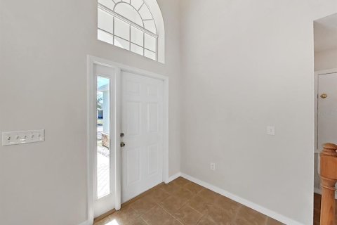 House in Gibsonton, Florida 6 bedrooms, 286.14 sq.m. № 2423682 - photo 5