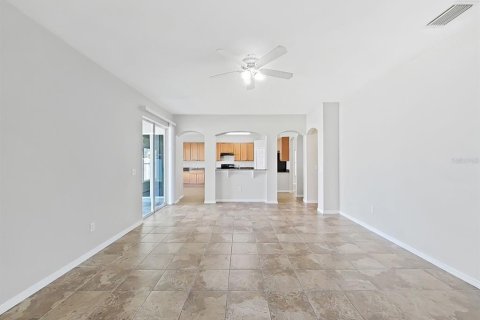 House in Gibsonton, Florida 6 bedrooms, 286.14 sq.m. № 2423682 - photo 20