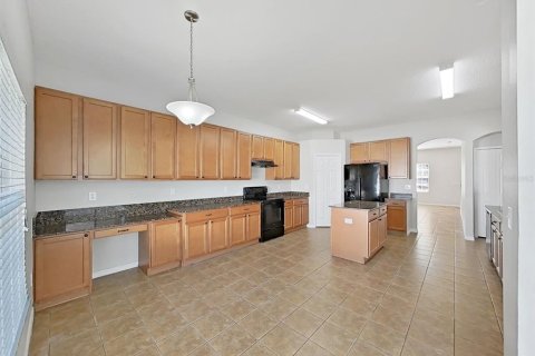 House in Gibsonton, Florida 6 bedrooms, 286.14 sq.m. № 2423682 - photo 16