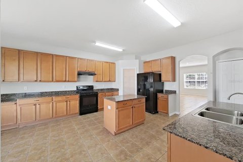 House in Gibsonton, Florida 6 bedrooms, 286.14 sq.m. № 2423682 - photo 12
