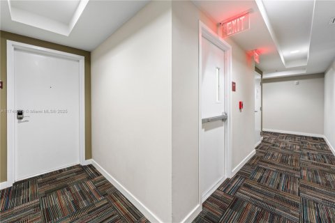 Condo in Doral, Florida, 1 bedroom  № 1864514 - photo 23