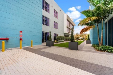 Condo in Doral, Florida, 1 bedroom  № 1864514 - photo 30