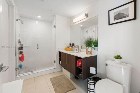 Condo in Doral, Florida, 1 bedroom  № 1864514 - photo 13