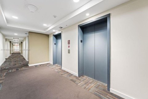 Condo in Doral, Florida, 1 bedroom  № 1864514 - photo 24