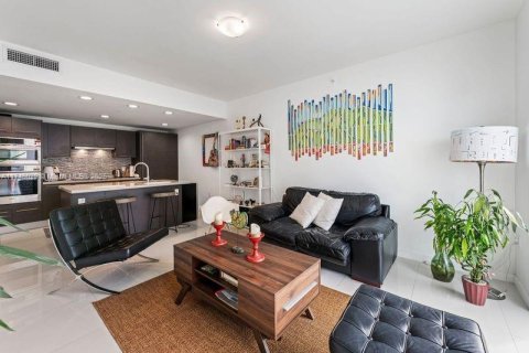 Condo in Doral, Florida, 1 bedroom  № 1864514 - photo 7