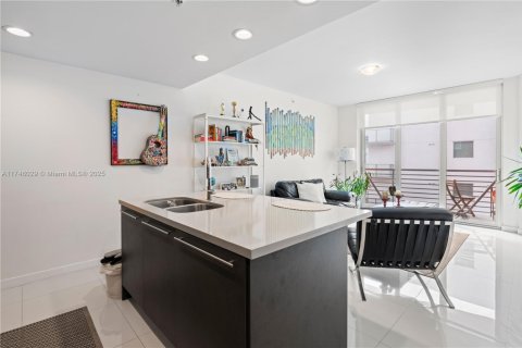 Condo in Doral, Florida, 1 bedroom  № 1864514 - photo 6